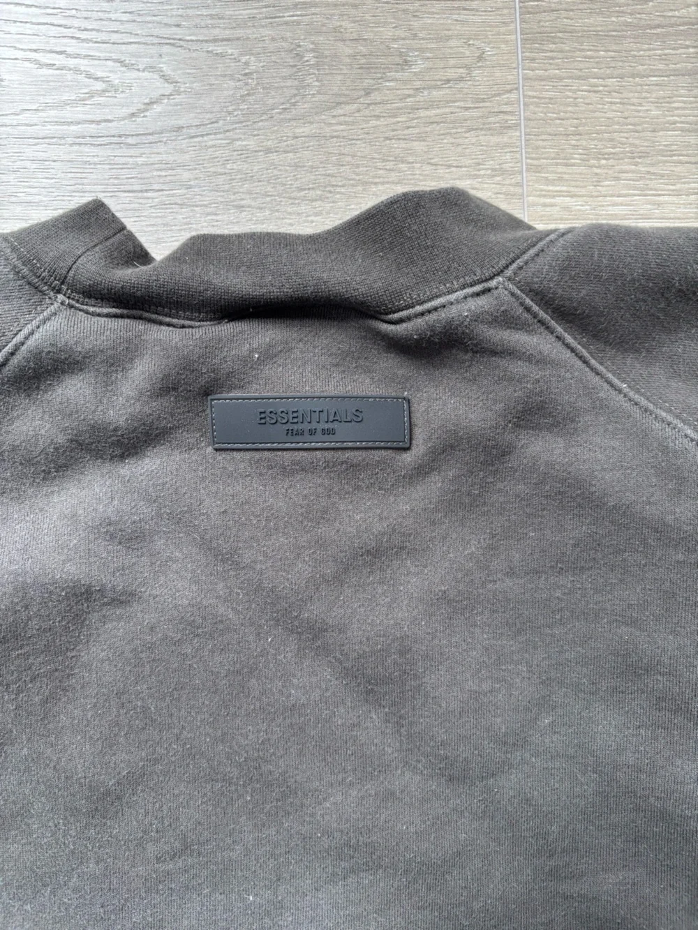Fear of God Essentials Crewneck - Picture 5 of 5